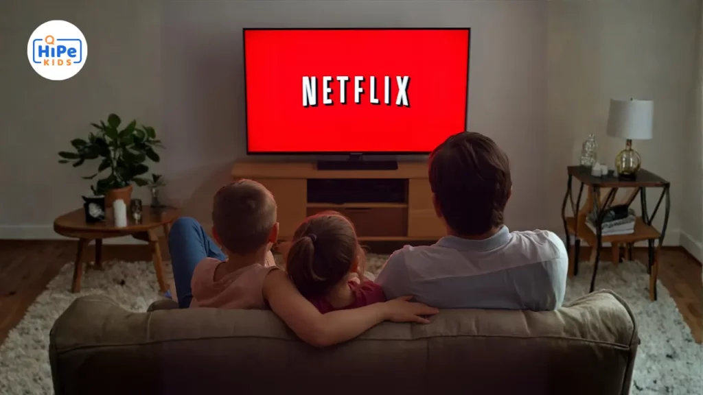 Famille regardant Netflix en anglais ensemble, enfants et adolescents avec sous-titres pour apprendre
